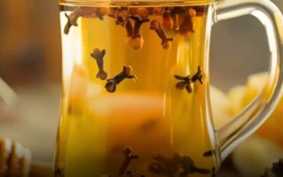 Avslöja hemligheterna med kryddnejlikevatten: Ett hälsoelixir för natten