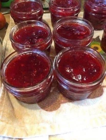 Jag kan inte sluta göra julsylt!! Den är så god att alla mina kollegor ber mig att göra den. Den är ganska enkel att tillaga. Jag måste säga något för att fortsätta skicka mina recept… Tack. Först receptet (KOMMENTAR)