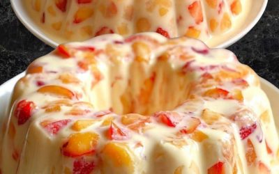 En enkel dessert gjord på gelatin, färskost och frukt.
