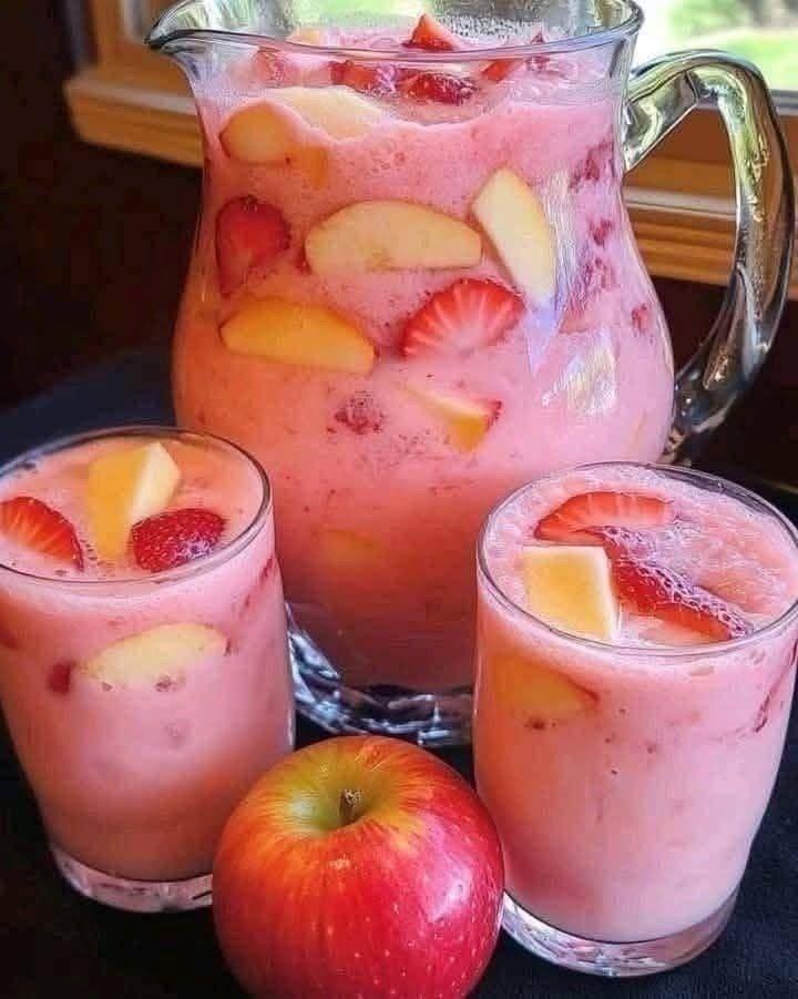 Den bästa krämiga jordgubbs- och äppelsmoothien