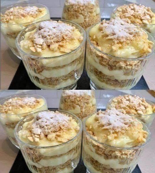 När jag känner mig lat gör jag alltid den här efterrätten. “Napoleon i ett glas”: en fingerslickande godhet. Slukas på två minuter.
