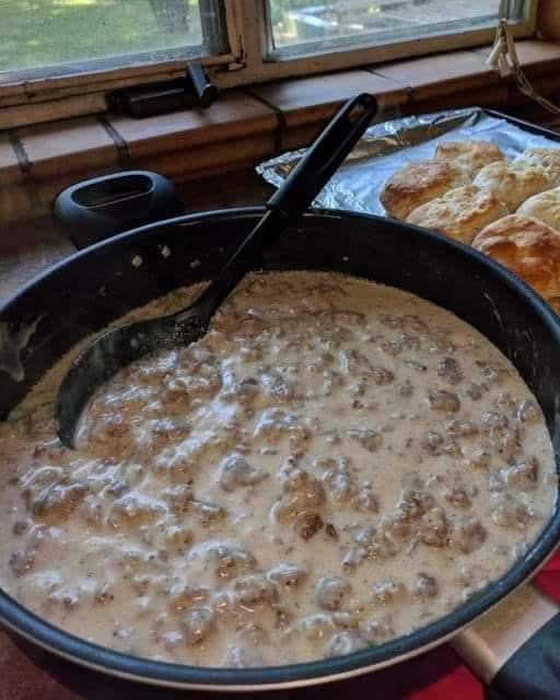 Pioneer Woman-korvsås som är krämig, fyllig och full av smak