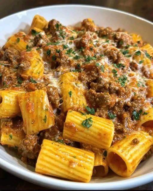 Vitlökssmörbiffbitar och krämiga parmesanskal