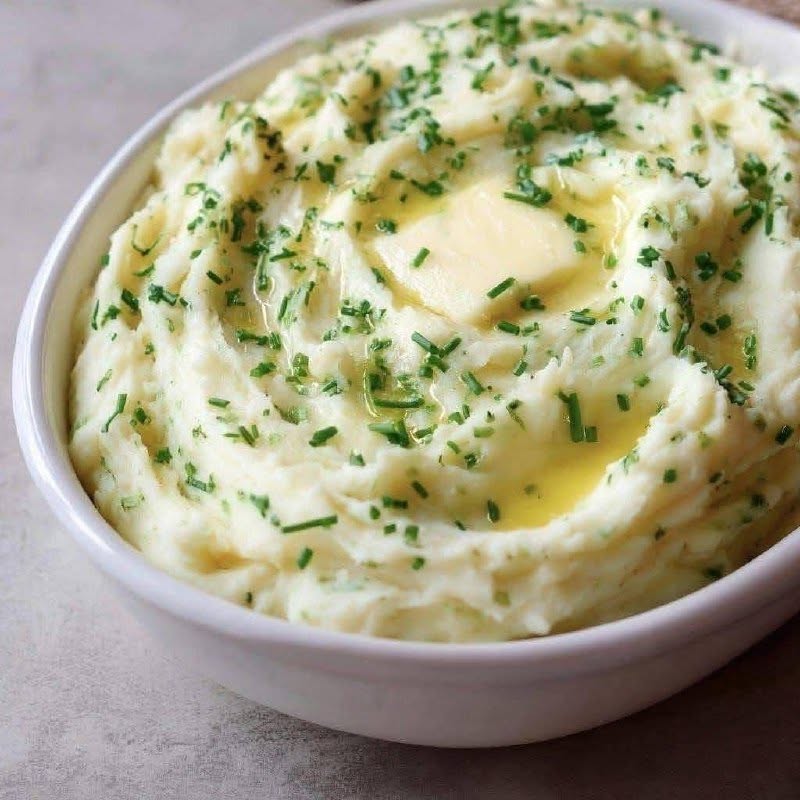 Krämigt potatismos med gräslök och smör