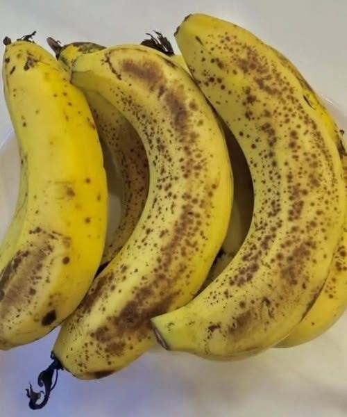 Läkare avslöjar att att äta bananer på kvällen leder till… Se nedan