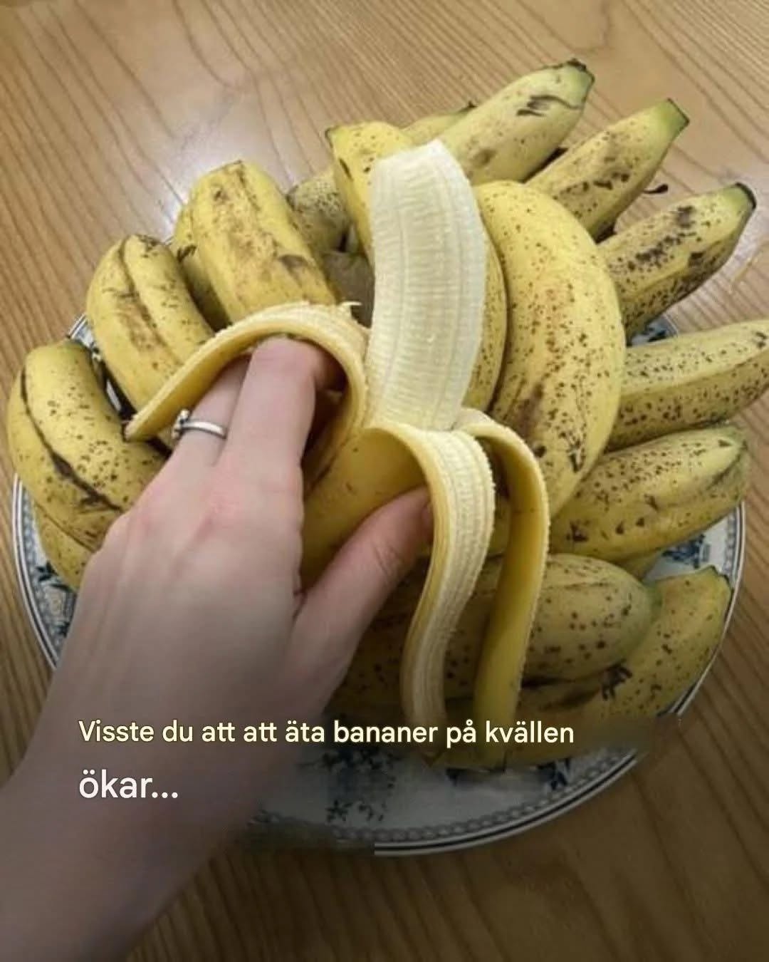 Om du äter bananer på kvällen ökar du din… Se mer