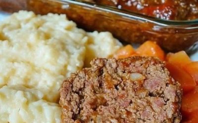 Köttfärslimpa med tomatsås