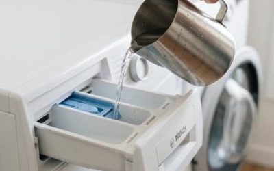 Säg adjö till veck på dina kläder med det här tipset, du kommer aldrig att behöva stryka igen!