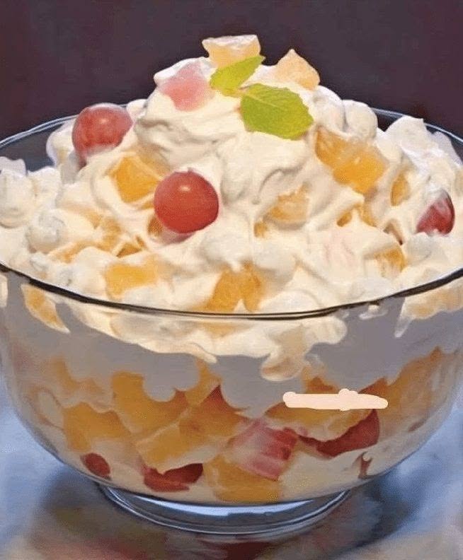 Inget är godare än min mormors ambrosiasallad!