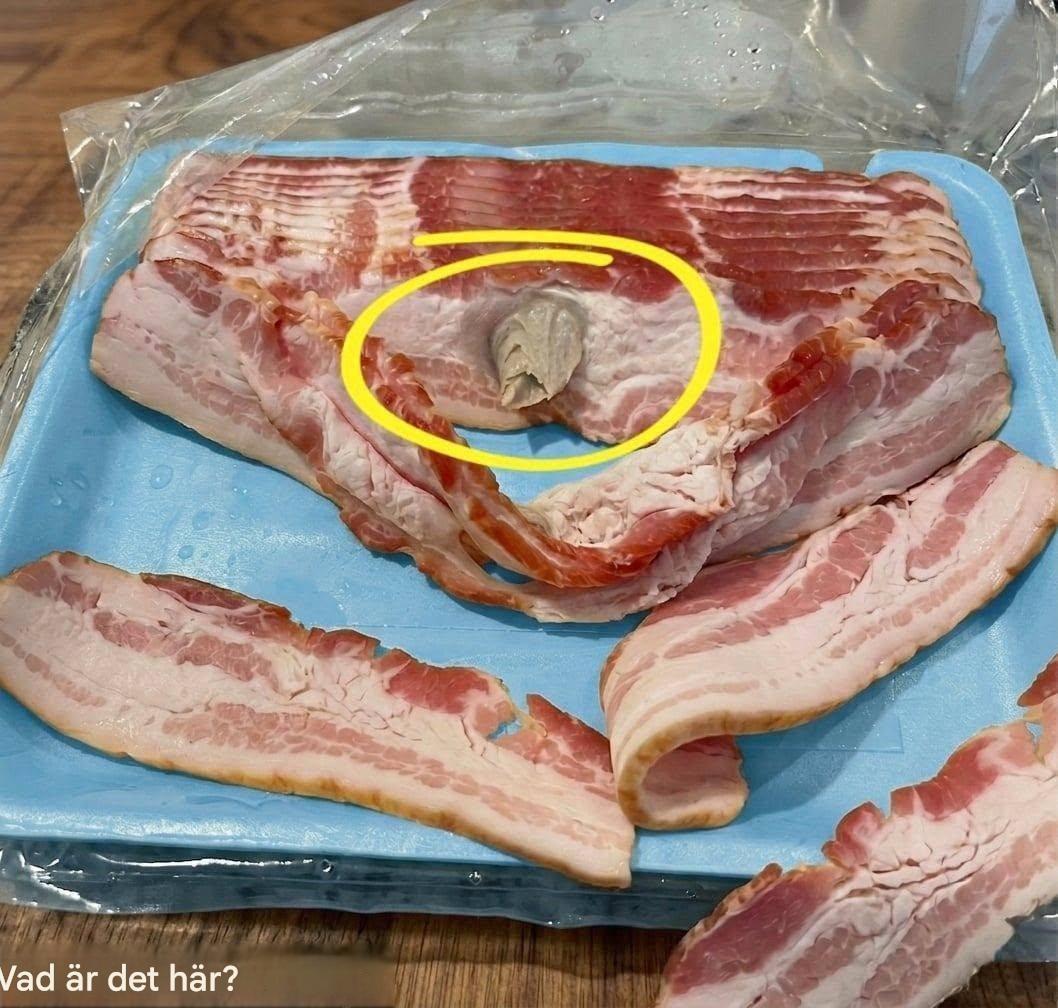 Jag gick till affären och köpte lite bacon, som jag sedan tog hem för att äta.