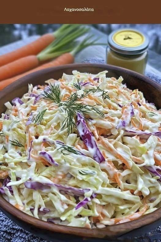 Jag äter den här salladen dag och natt och går ner i vikt snabbt. Kalorisnåla recept, perfekta för en snabb måltid. Jag skickade den till alla som tackade mig.
