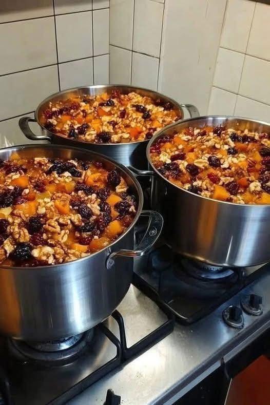Farmors Kanderade Sötpotatis med Rostade Valnötter och Torkade Tranbär
