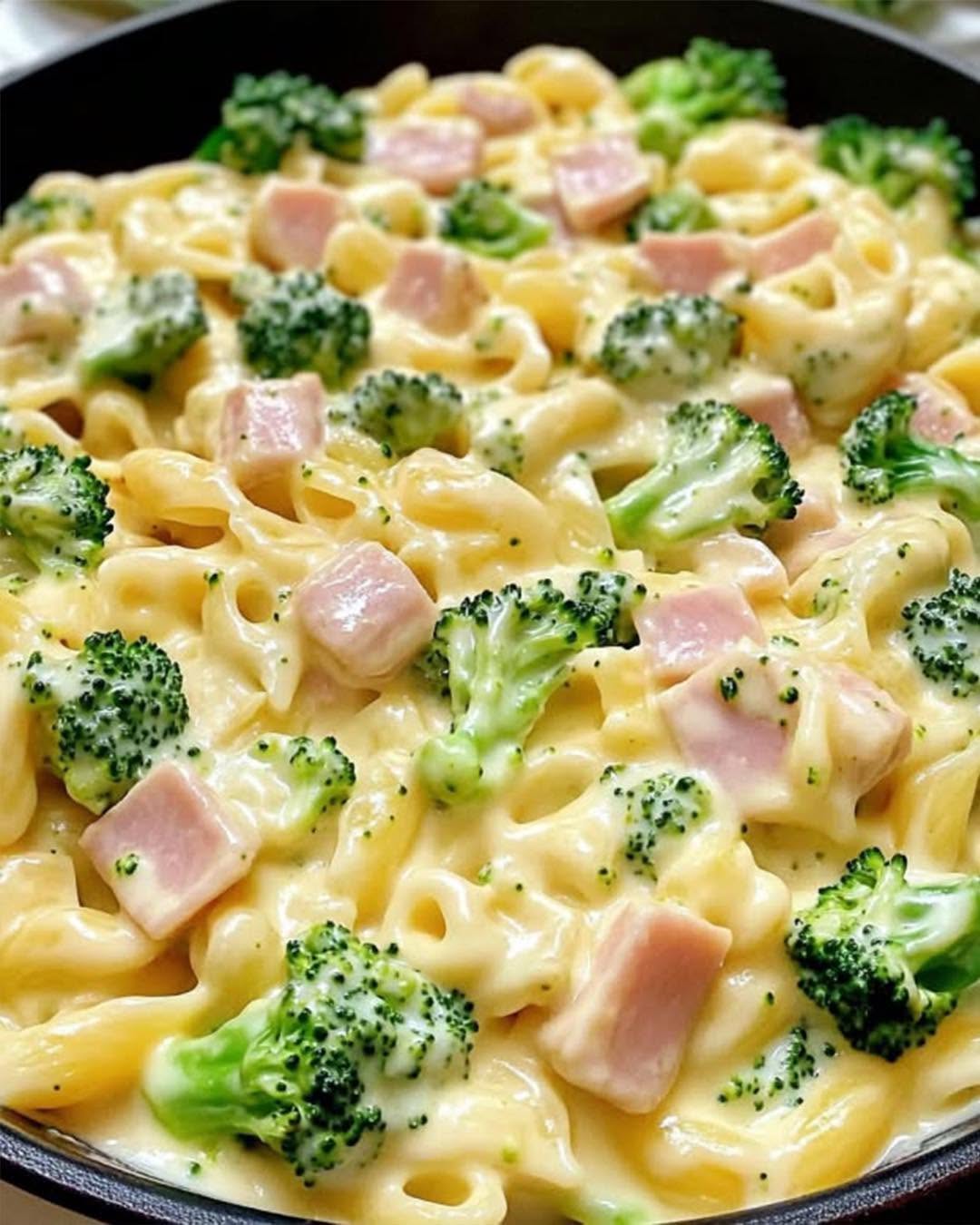 Krämig pasta med broccoli och skinka – En krämig pastadryck!