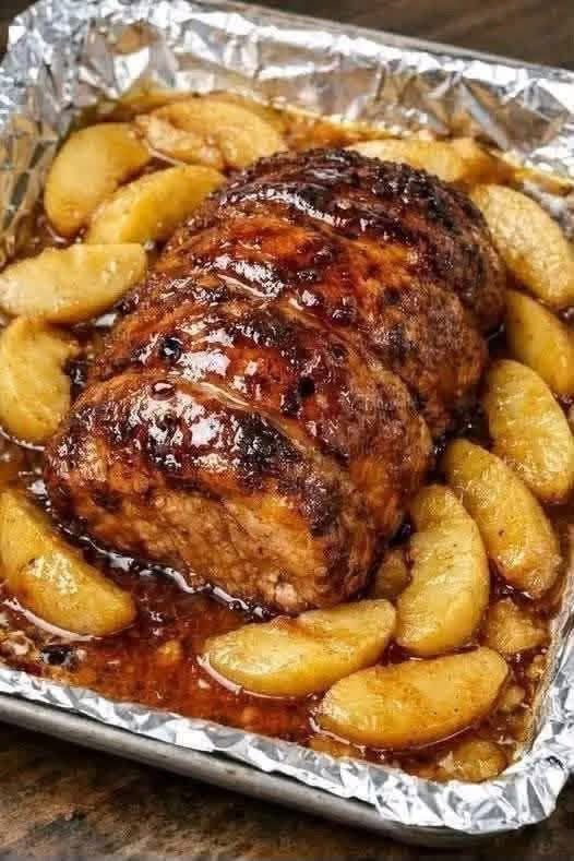 Långsamt rostad nötköttsgryta med karamelliserad lök och morötter