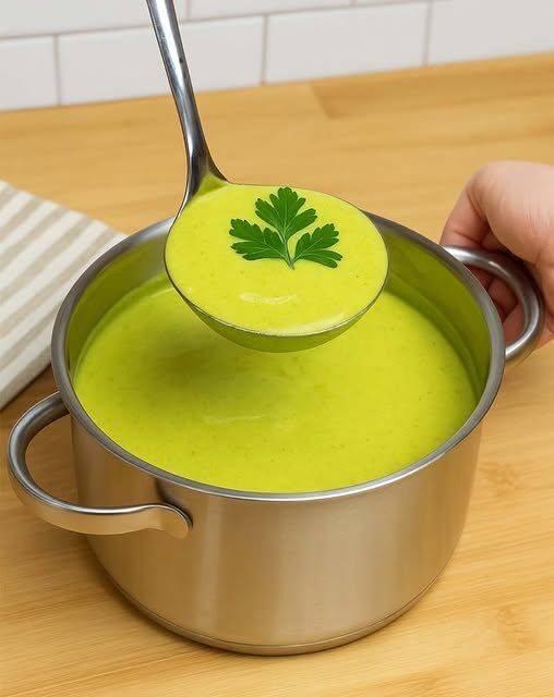 🍲 Hemgjord grönsakssoppa – utsökt, lätt och mättande