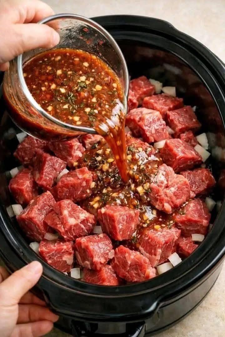 Långkokt köttbulle- och potatisgryta